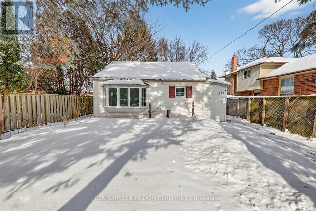 Photo - 208 Palmerston Ave