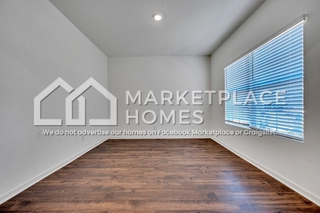 Photo - 1027 Park View Dr