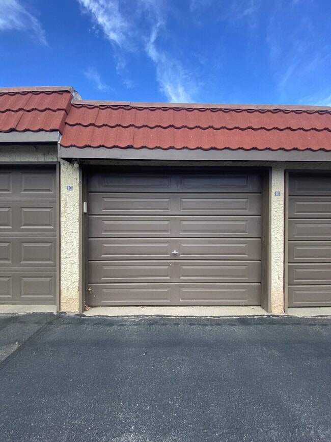 Photo - 1BR/1Bath Condo w/Single Car Garage
