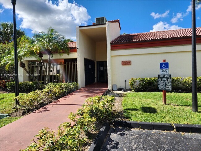 Photo - 8600 SW 149th Ave Unidad 603