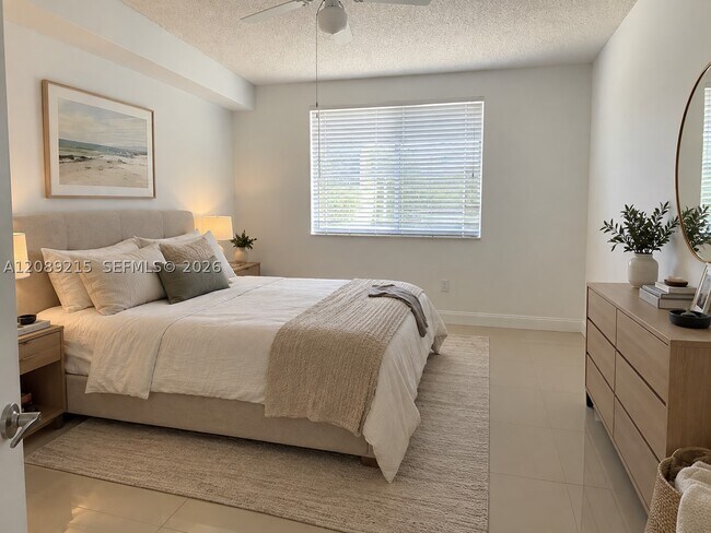 8030 N Nob Hill Rd Unit 105