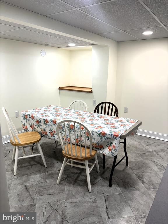 Photo - 2851 New Windsor Rd