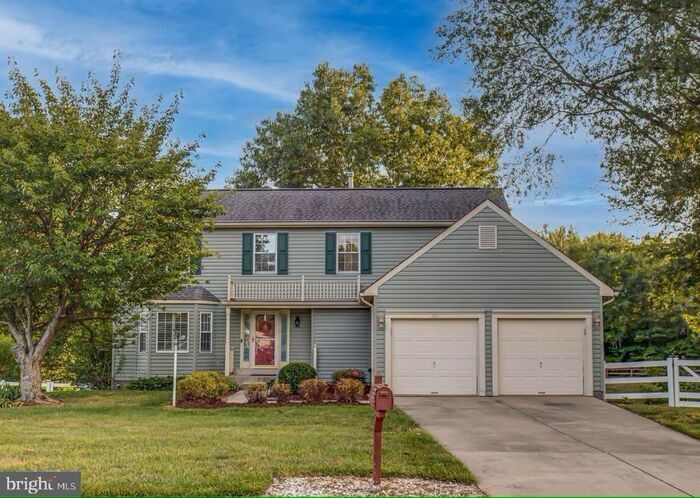 Gorgeous Lake View SFH w/5 Bedrooms/3 Bath... - Gorgeous Lake View SFH w/5 Bedrooms/3 Bath...