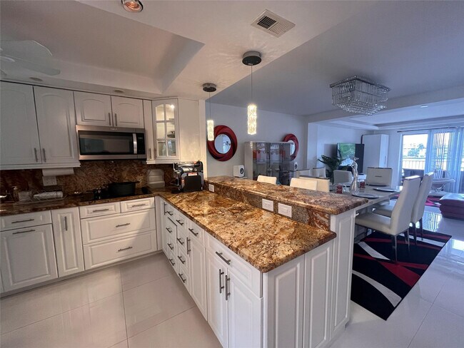 Photo - 400 Golden Isles Dr Unit 20