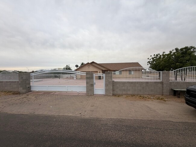 Photo - 19435 W Melvin St