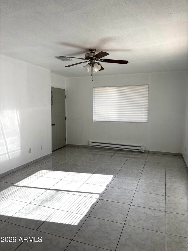 2135 Hohokam Dr
