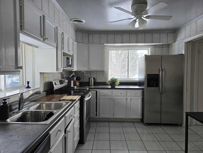 Photo - 7014 N Kilbourn Ave