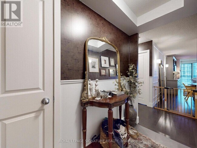 Photo - 18 Hollywood Ave Unit 906