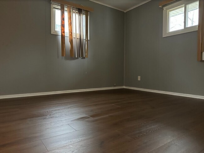 Photo - 1942 Rookwood Rd