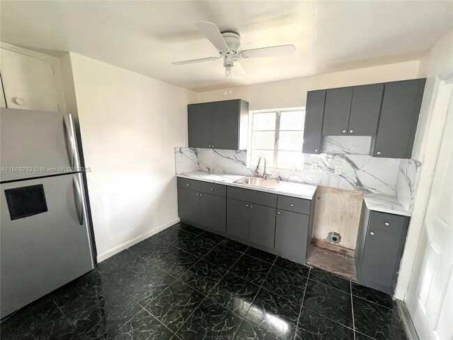 Building Photo - 1124 NW 112th Terrace Unit B Rental