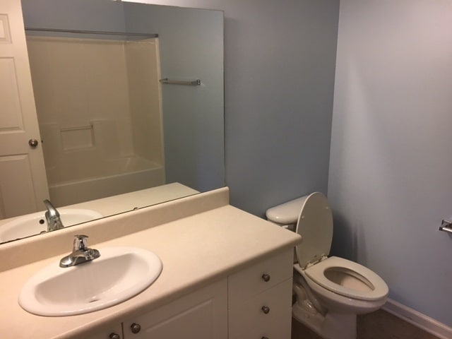 Spacious guest bath - 633 McKenna Cir Unit 633