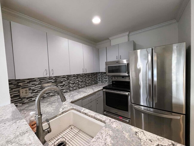 Photo - 915 6th Ave N Unit A