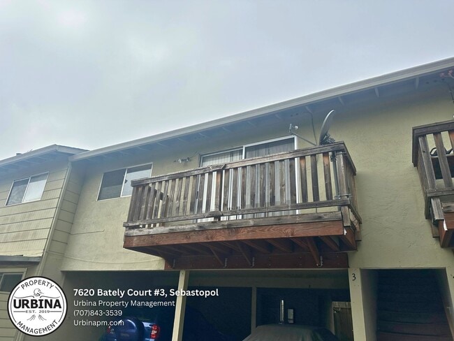 Building Photo - Bately Court Properties Unit 3