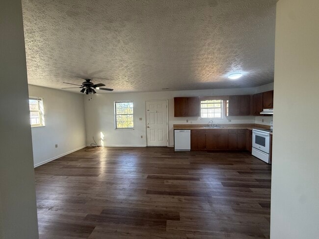 Photo - 6920 E Andrew Johnson Hwy