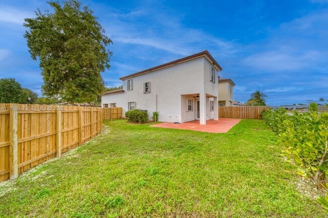 Photo - 2479 NE 4th St