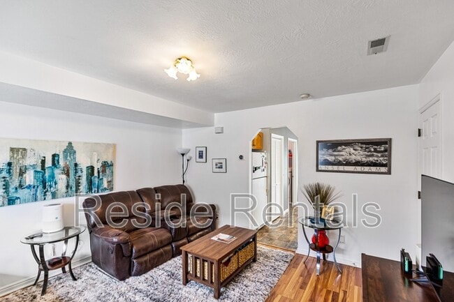 Photo - 1637 Talon Dr