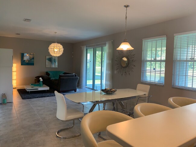 Photo - 4845 Maple Park St