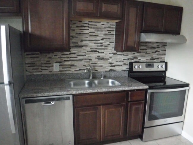 Photo - 10110 Westview Dr