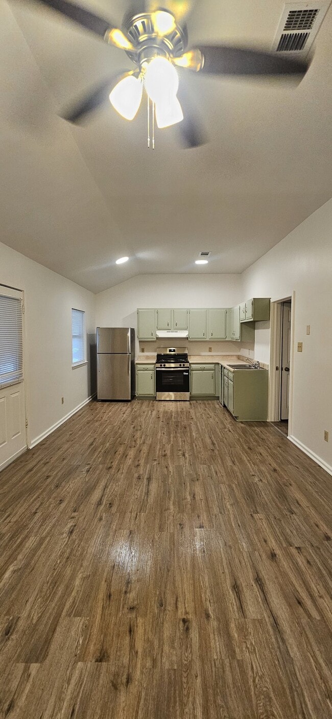 Photo - 285 Hickory Rd Unit 1