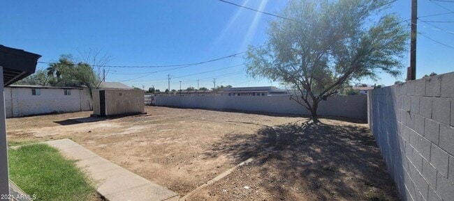 Photo - 105 N Los Robles Dr