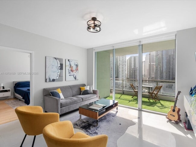 Photo - 90 SW 3rd St Unidad 2015