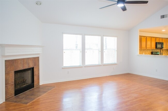 Photo - 91 Genesee Ridge Dr