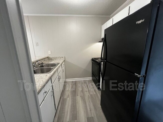 Photo - 5874-C Century Oaks Drive