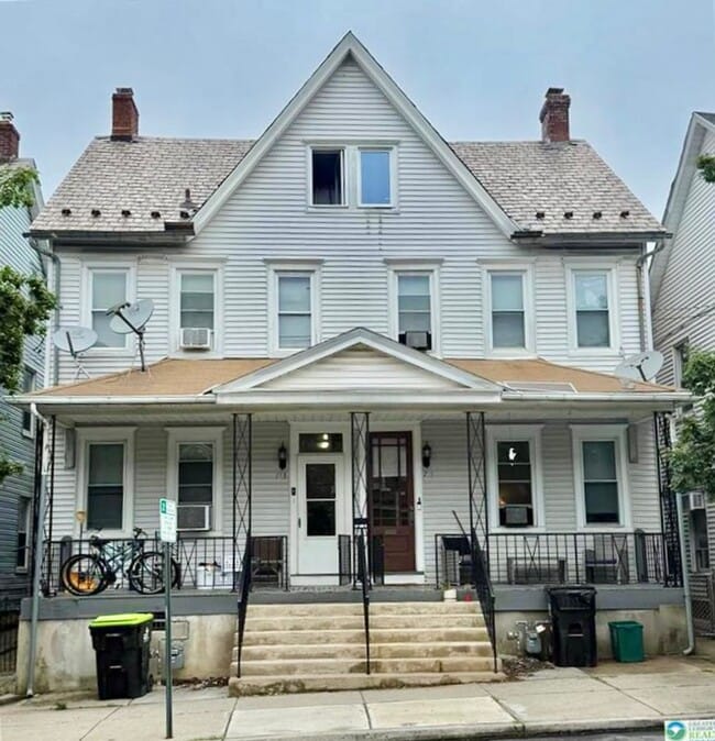 Building Photo - COMING SOON! FIVE BEDROOM TWIN HOME in SOUTH BETHLEHEM