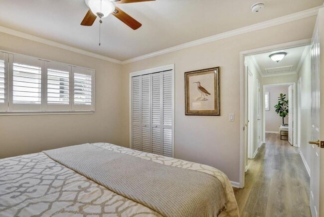 124 Oakwood Dr