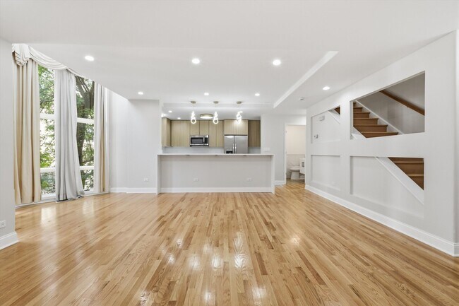 Photo - 5510 S Cornell Ave