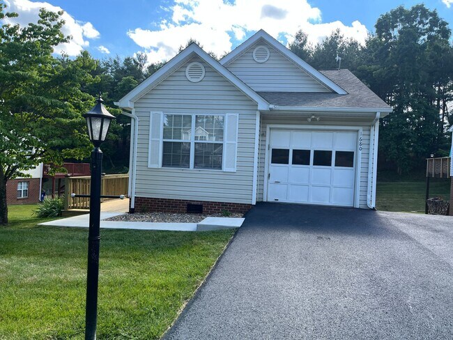Photo - 1680 Sleepy Hollow Rd NW