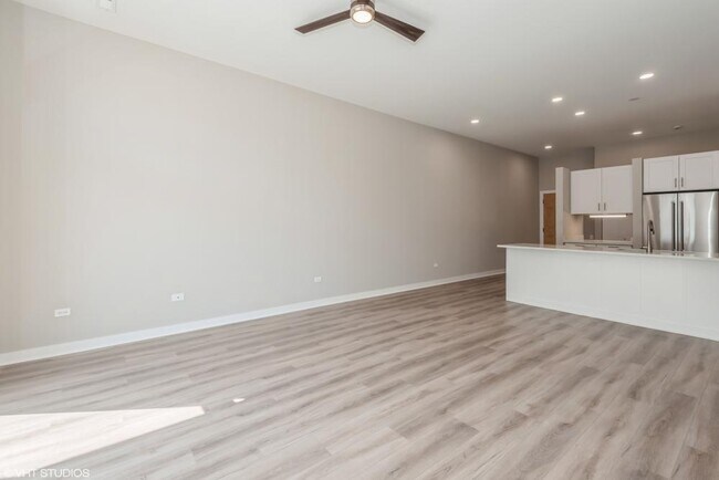 Photo - 2 bedroom in Chicago IL 60607 Unit 502