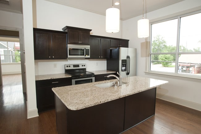 Photo - 2005 S Milledge Ave Unit 203