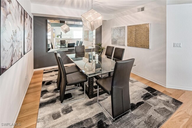 Building Photo - 6910 Satinleaf Rd N Unit 101