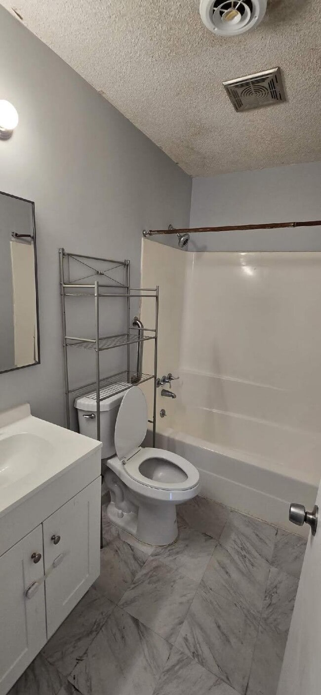 Photo - 2235 Poinsettia Cir