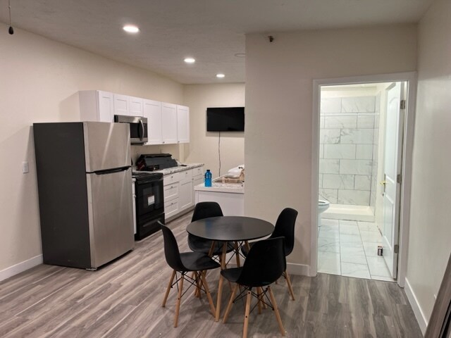 Photo - 110 N 300 E Apartments Unit Fully Furnished Internet