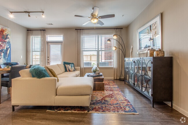 2 Br, 1 Ba, Living Room