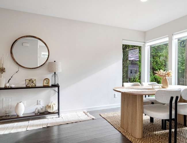 Photo - 8853 Stone Ave N