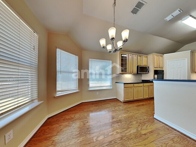 Photo - 989 Dogwood Ln