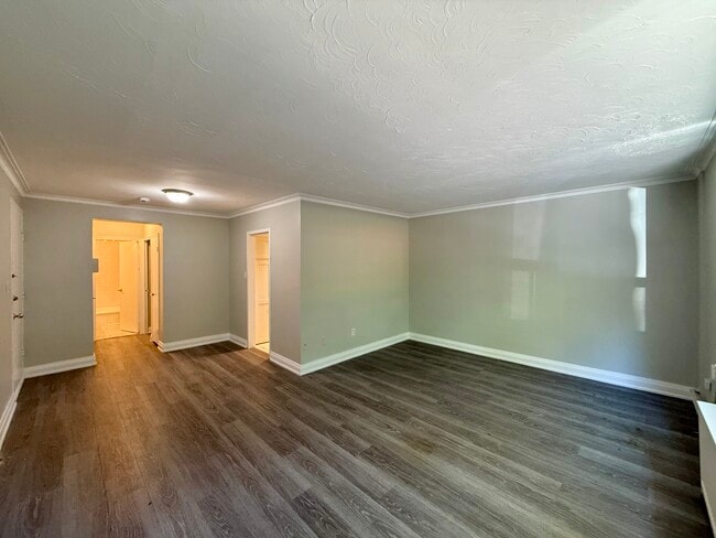 Photo - 1299 Bayview Av Unit B