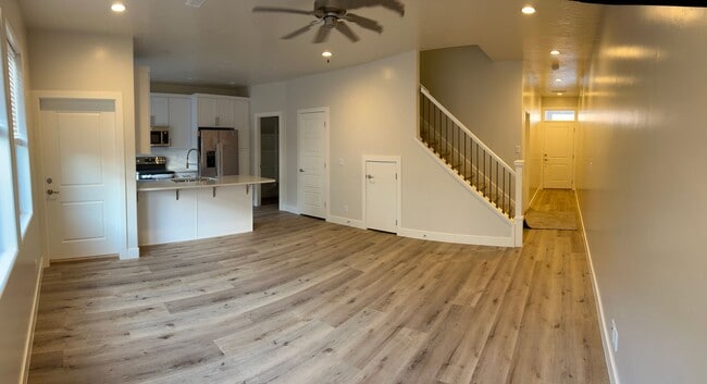 Photo - 3 Bedroom 2.5 Bathroom Townhome in Washington!