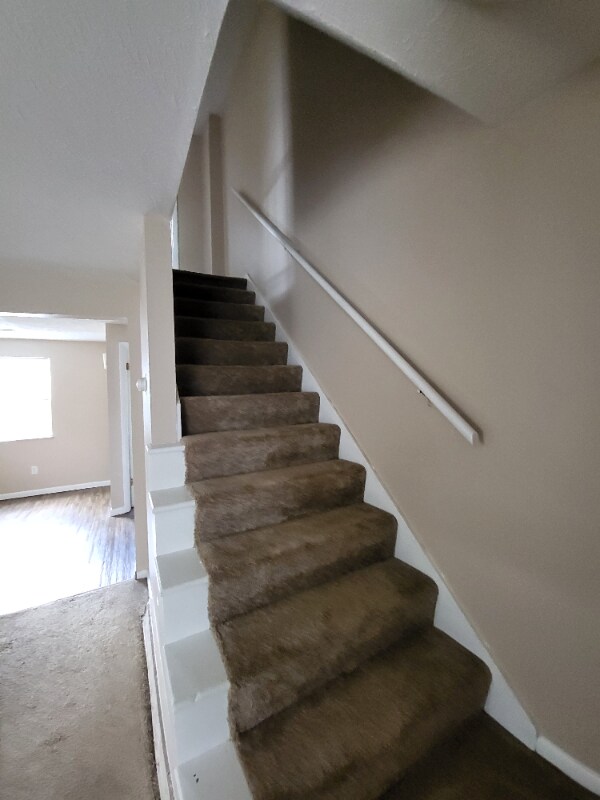 Photo - 4640 Applegrove St NW
