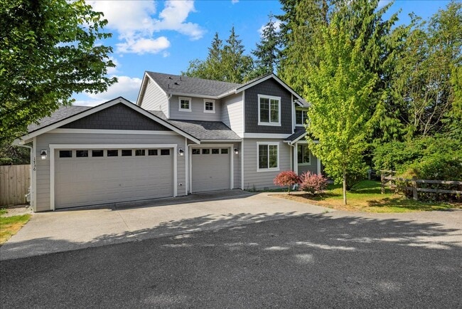 Building Photo - **Move-In Special** Stunning 4 bed, 2.5 ba...