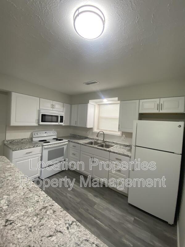 Photo - 2446 Cedarwood Ave