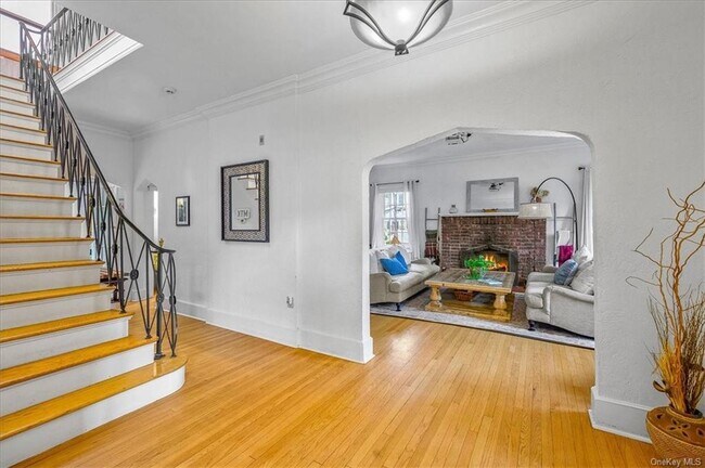 Photo - 85 N Broadway