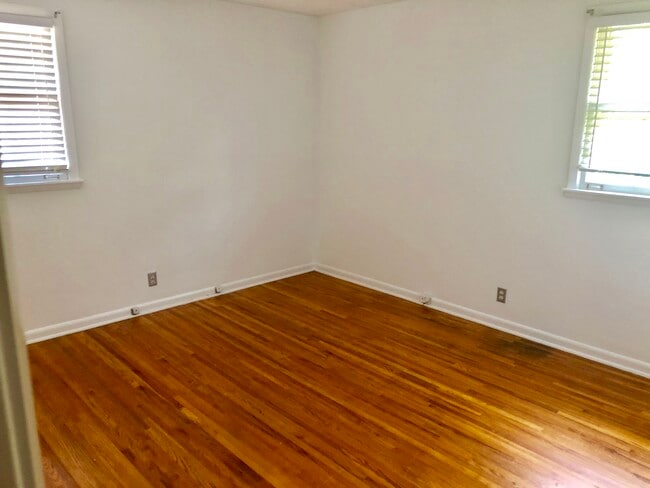 Photo - 4807 Jeffery Dr