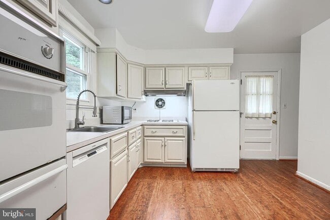 Photo - 112 Springside Dr