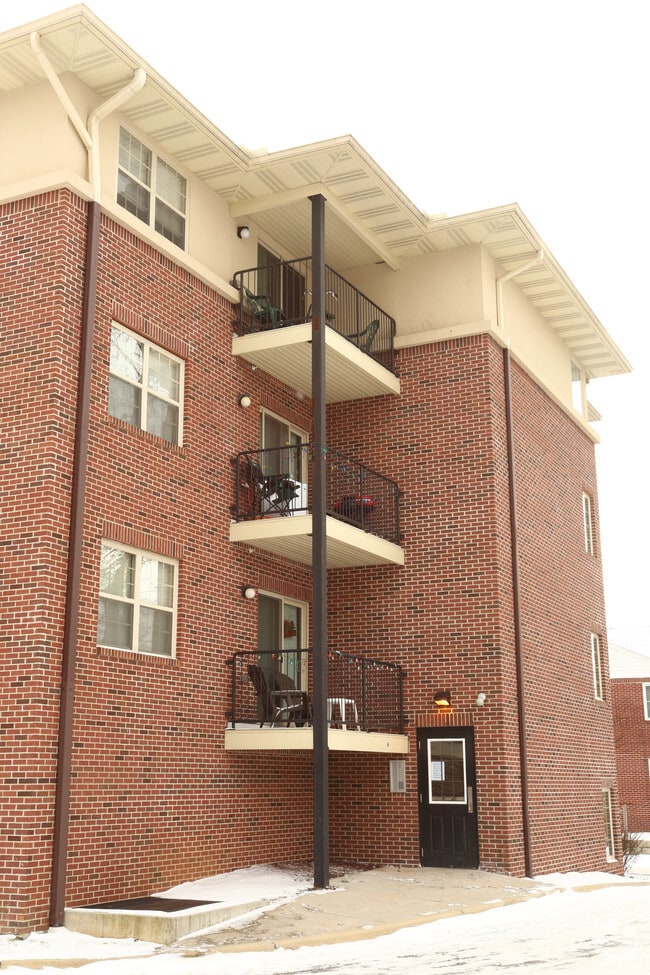 Photo - 241 Louis St