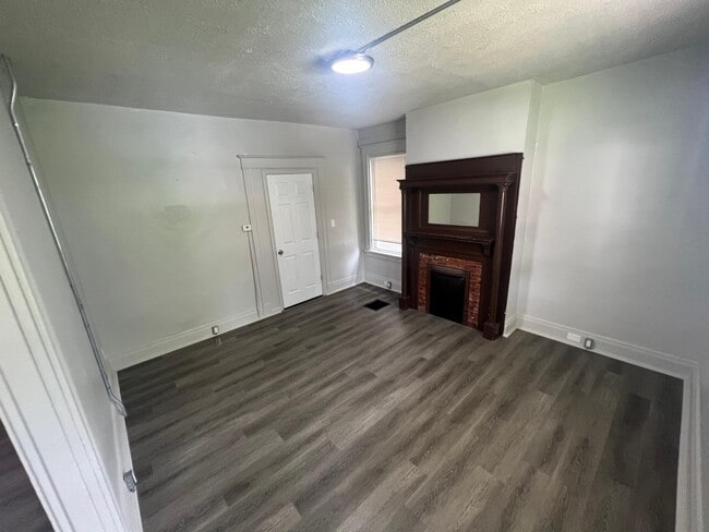 Photo - 238 Helen St