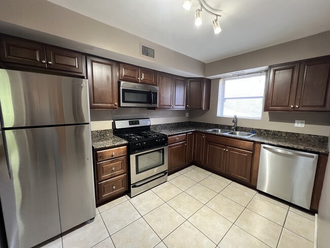 Photo - 1104 Ralph Ter